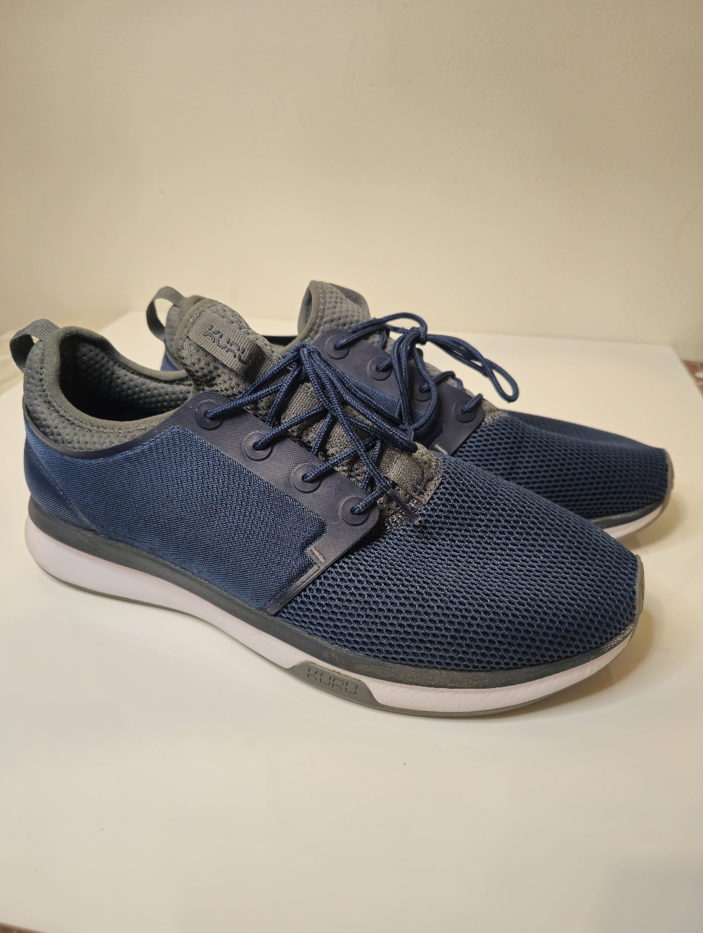 KURU Men's Blue Mesh Athletic Sneakers Size 13.5 Wide